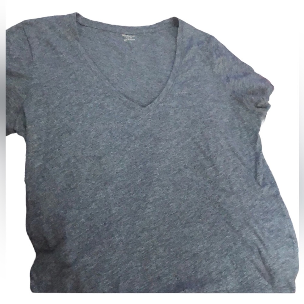 Madewell size medium gray V-neck shirt sleeve tee NWT